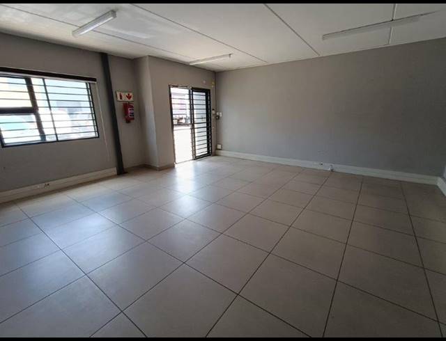 INDUSTRIAL PROPERTY TO RENT IN STRYDOM PARK